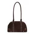 Sac Boston en daim marron foncé avec détails de rivets argentés et bandoulière femme - Avec Pendentif / Marron