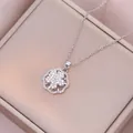 Élégant collier avec pendentif fleur en zircone rotative et cristaux en acier inoxydable - X0923 Fleur Rotative Couleur Acier