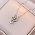 Collier pendentif lune et étoile en zircon avec pierre jaune et finition argentée - Couleur Acier (X1432)