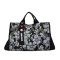 Borsa tote in tela nera con motivi floreali blu, tracolla e dettagli di fiori 3D - Grande Con Ciondolo / Fiore
