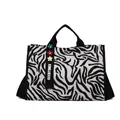 Borsa tote zebrata in tela con fiori 3D colorati e scritta Goodtimes sulla tracolla - Grande Con Ciondolo / Zebra Print