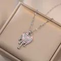 Collier cœur en damier rose avec pendentif goutte fluide en acier au titane - Collier Pendentif Cœur Fondant à Damier Rose