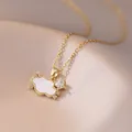 Elegante collana con ciondolo a nuvola dorata con inserto bianco e accenti di zircone a stella - Collana Nuvola d'Oro (Con Ciondolo)