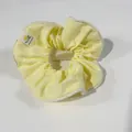 Chouchou géant jaune clair couleur bonbon avec bordure blanche et étiquette happiness - Jaune