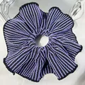 Elastico per capelli a righe viola e nere in maglia dallo stile retrò raffinato - Scrunchie con Tagliacuci Singolo