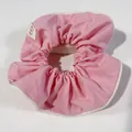 Chouchou en tissu rose avec liseré crème et étiquette candy pour queues de cheval - Rose