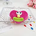 Chouchou en peluche rose avec yeux de monstre dans un mini panier d'achat en métal - Coeur Rose Vif