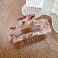 Pince à cheveux carrée en acétate marbré rose pour cheveux épais et denses - Brun Grain de Bois