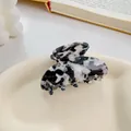 Pince à cheveux élégante en acétate avec motif d'encre marbre noir et blanc pour femmes - 6cm / Noir & Blanc