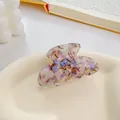 Pince à cheveux en acétate nacré avec motif marbré coloré dans un plat en céramique - 6cm / Violet Fleuri