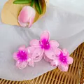 Haarklammer mit drei Frangipani-Blüten im rosa Farbverlauf für Damen-Haarstyling - Rosa-Lila