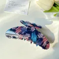 Large claw clip with blue floral abstract patterns on a glossy hair accessory surface - 11cm Oil Painting Blue