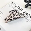 Grande molletta per capelli con stampa zebra bianca e nera per acconciature stile francese - Zebre Beige