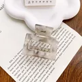 Pince à cheveux minimaliste en acétate avec motif marbré gris et blanc élégant - 5cm / Gris Irisé