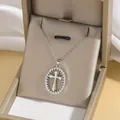 Silberne Edelstahl Kreuzanhänger Halskette mit bunten Zirkoniasteinen in Schmuckschatulle - Stil I