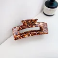 Grande pince à cheveux en acétate avec motif écaille de tortue marron et design évidé - 10.5cm / Brun Marron