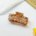 Grande pince à cheveux en acétate écaille de tortue avec un design rectangulaire creux - 10.5cm / Café Roche