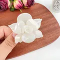 Pince à cheveux rose 3D blanc nacré en acétate de haute qualité pour femmes - 5,5 cm Blanc Sirène