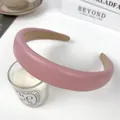 Serre-tête en similicuir rose avec rembourrage en éponge et design à couronne haute - Rose