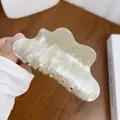Pearly beige acrylic cloud hair claw clip with gold glitter and marble texture - 10.5cm / Off White