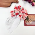 Floraler Haargummi aus Chiffon in Rotorange mit eleganten weißen Spitzenbändern für Damen - Spitzen-Haargummi