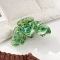 Eleganter 3D-Haarklammer aus Acetat mit grüner Marmorierung in Rosenblütenform - Grün