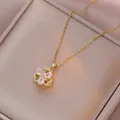 Collier élégant en or avec pendentif orchidée rotatif et zircons dans un écrin cadeau - X0259-1-fleur D'or