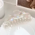 Holografische Haarklammer in Wolkenform mit Perlmuttglanz für elegante französische Frisuren - Irisierendes Weiß