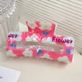 Vierkante roze haarklem met bloemenprint, Flower-belettering en kleine hartjes - Rozerood