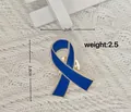 Broche ruban bleu émaillé avec bordure dorée pour sensibilisation, 2,8cm et 2,5g - Bleu