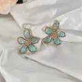 Orecchini a fiore in cristallo blu menta con bordo dorato e centro di diamanti - Stile Ago in Argento Sterling 925 / Fiore Verde Lago (D0060)