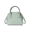Détail du sac à main vert menthe en cuir PU grainé avec fermeture éclair dorée et coutures - Vert menthe