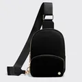 Sac ceinture en nylon noir à la mode avec fermetures éclair dorées et sangle réglable - Noir sans Logo