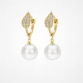 Elegant gold leaf earrings with sparkling zircon and round white pearl drops for women - Leaf Pearl Style / Leaf Pearl Ear Cuff (D0448)