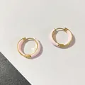 Orecchini a cerchio minimalisti dorati con rivestimento in smalto rosa chiaro - Rosa