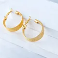 Orecchini a cerchio dorati con ago in argento S925 e texture a maglia metallica - Cerchio Multistrato - Argento