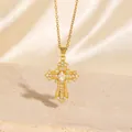 Elegante goldene Kreuzkette mit Zirkonia auf Seide und Stein für einen luxuriösen Look - Goldener Ovaler Hauptdiamant-Stil (C00114) / 18K-Gold / Gold