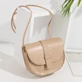 Borsa a sella beige chic in pelle PU con motivo a coccodrillo e tracolla regolabile - Kaki
