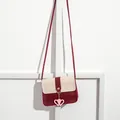 Mini borsa a tracolla bicolore bordeaux e beige con ciondolo a forma di cuore - Borgogna