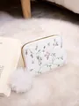Kleine witte portemonnee met geborduurde rozen en een zachte witte pompon hanger - Wit