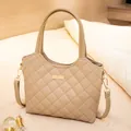 Khakifarbene gesteppte PU-Leder Handtasche mit zwei Griffen und abnehmbarem Schulterriemen. - Aprikose