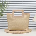 Naturstroh-Handtasche mit beigem Kunstlederbesatz und ausgeschnittenen Griffen für Damen - Khaki