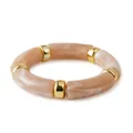 Bohemian elastic bracelet featuring light amber marbled resin beads and gold metal spacers - Random Resin Marbling Texture (Mindful Purchase) / Light Amber Marble