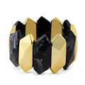 Detalle macro de textura de mármol geométrica y segmentos dorados en pulsera elástica - Empalme Oro Y Negro (AB0038-8)