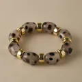 Bracelet élastique à motif léopard avec perles grises et anneaux dorés brillants - Style Perlé Léopard Taupe (AB0065-1)