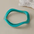 Bracciale a onde irregolari in acrilico con trama marmorizzata blu petrolio e forma organica - Stile Onda Marmo Blu Lago (AB0026-8)