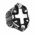 Anillo punk gótico de acero de titanio con cruz y calaveras sobre fondo blanco - US 7 / Plateado