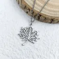 Collier minimaliste en acier inoxydable argenté avec pendentif feuille d'érable évidée - Argent
