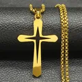 Collar de cruz de acero de titanio dorado con colgante de estrella sobre cuero negro - Cruz de Luz Estelar Collar Dorado