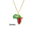 Detalle del colgante mapa de Zambia con colores de la bandera nacional en cadena dorada - Estilo Zambia